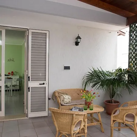 With One Bedroom In Torre Dell'orso, With Furnished Balcony Apartment Melendugno
